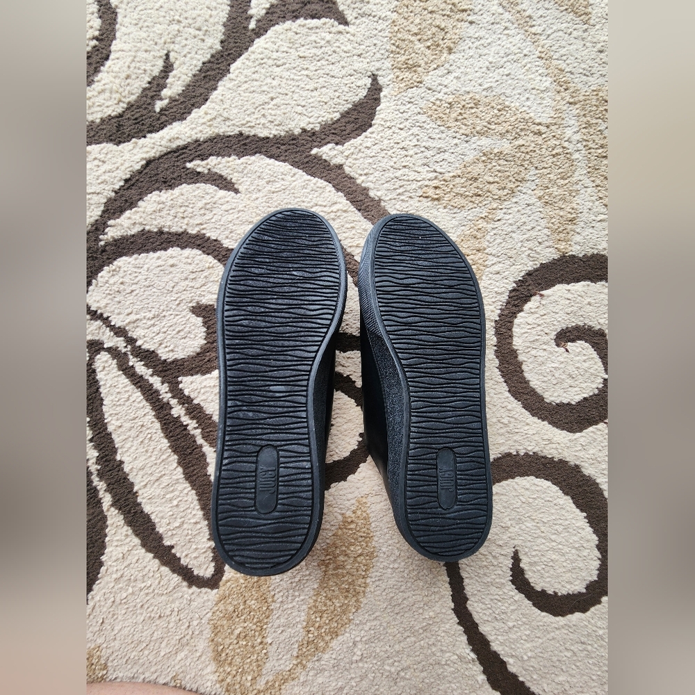 Juicy Couture Black Sneakers Sleek Minimalist Design - Picture 3 of 7
